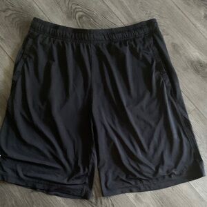 Mens under armour shorts L